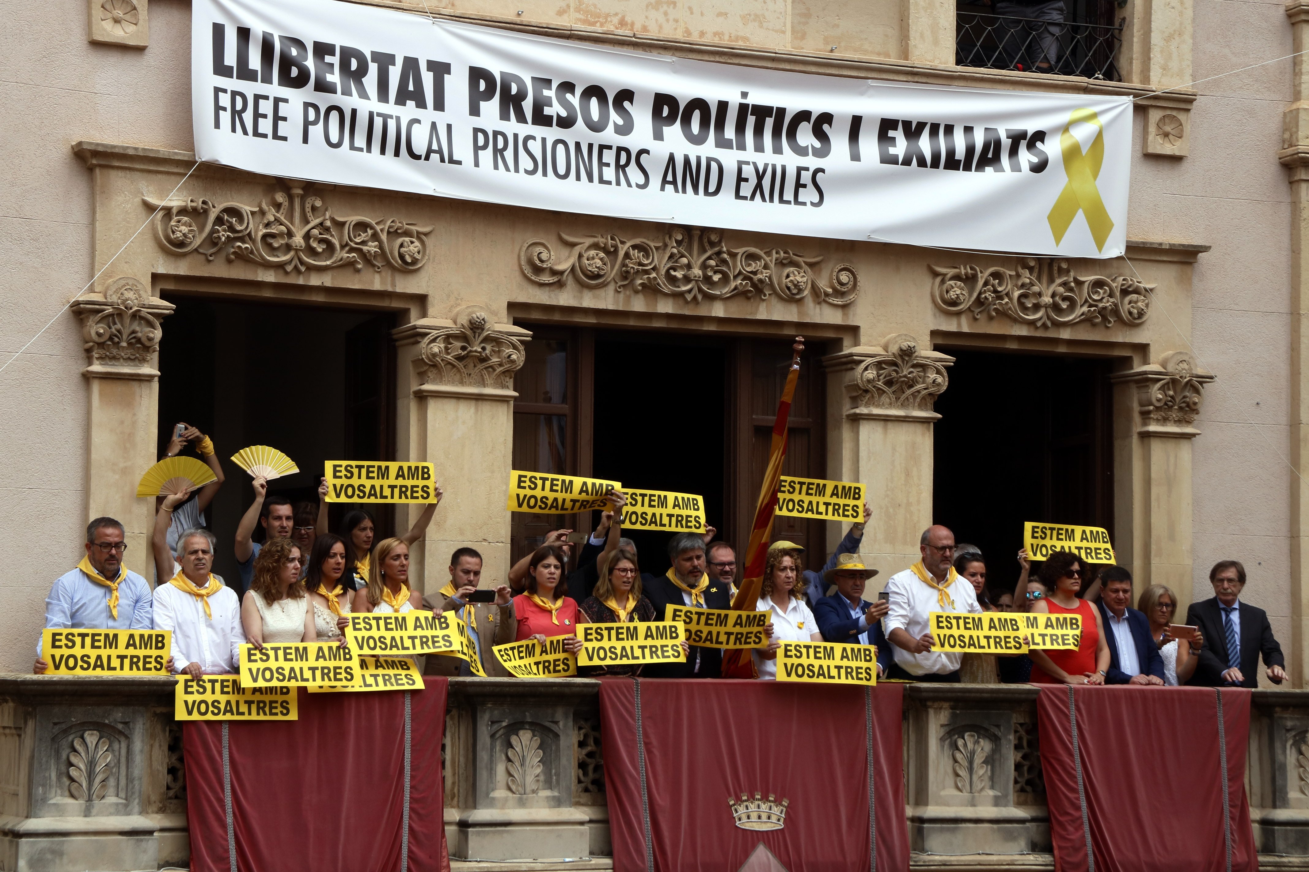 L'Ajuntament de Valls denuncia la sostracció de la pancarta pels presos