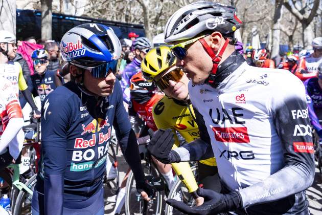 Juan Ayuso Primoz Roglic Volta a Catalunya / Foto: EFE Juan Ayuso Primoz Roglic Volta a Catalunya / Foto: EFE