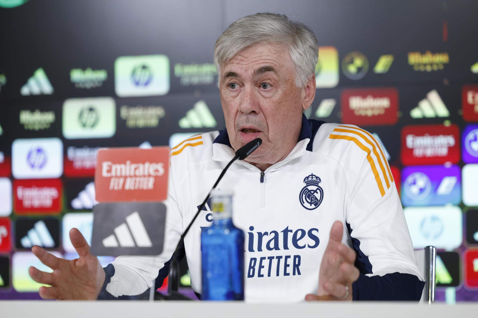 Ancelotti: "El club tiene que construir una nueva generación"