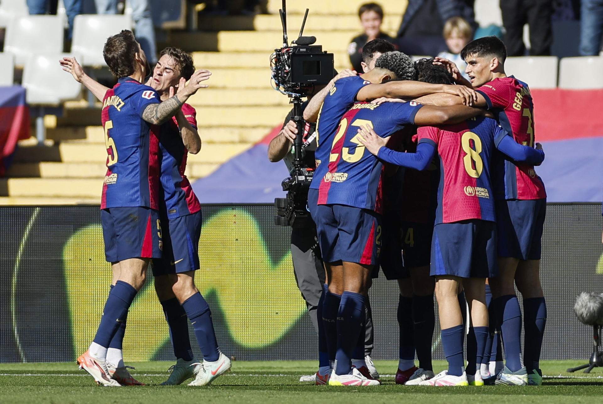El Barça profundiza la crisis del Girona (4-1) y sella su novena victoria consecutiva en Liga
