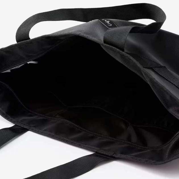 Borsa esportiva negre efecte pell texturitzada DOMYOS Borsa esportiva negre efecte pell texturitzada DOMYOS