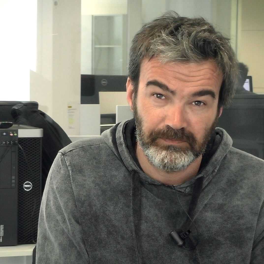 Educación, humanidad, lealtad