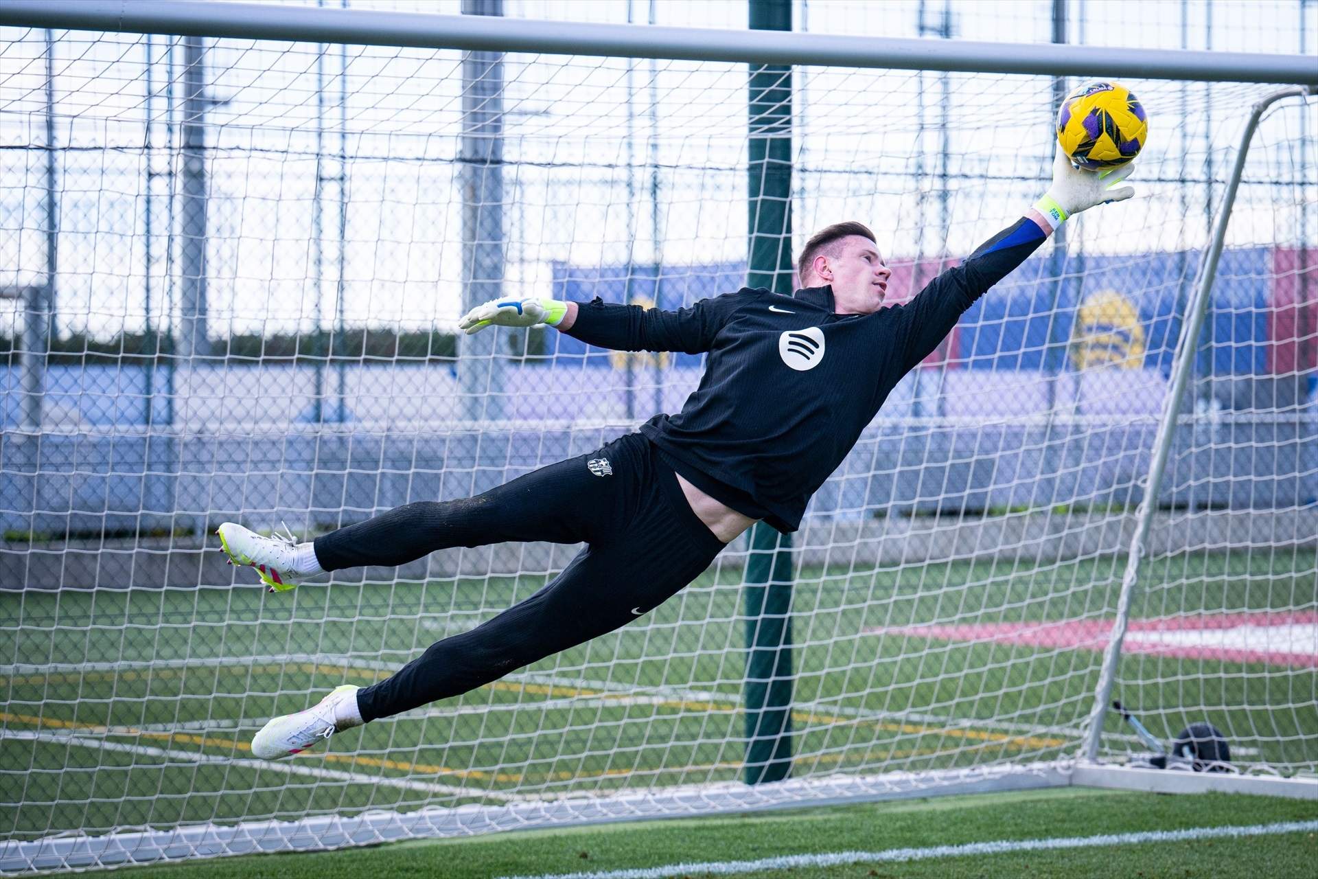 Ter Stegen ya lo sabe: Deco tiene un portero entre ceja y ceja