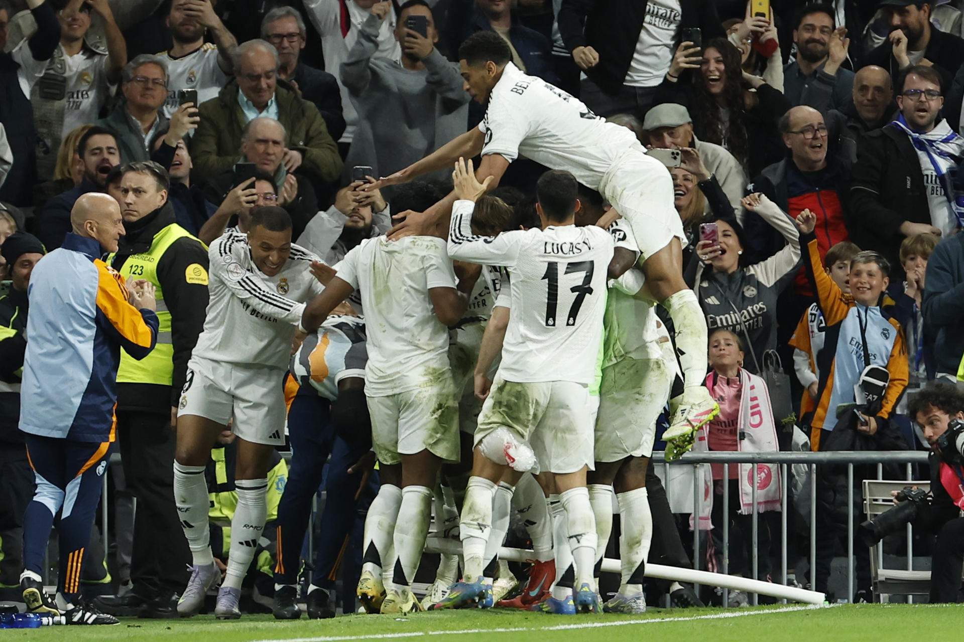 El Real Madrid sobrevive al caos contra la Real Sociedad (4-4) y es finalista de la Copa del Rey