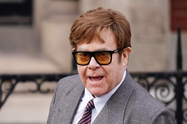 elton john fundació rússia