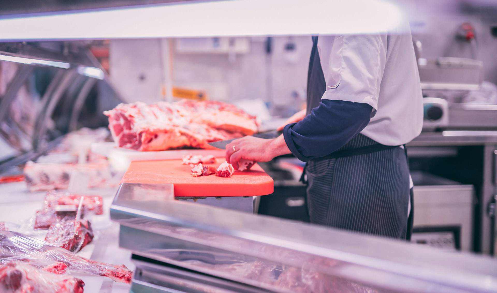 Un carnicero explica el truco del papel para envolver la carne que no conoces