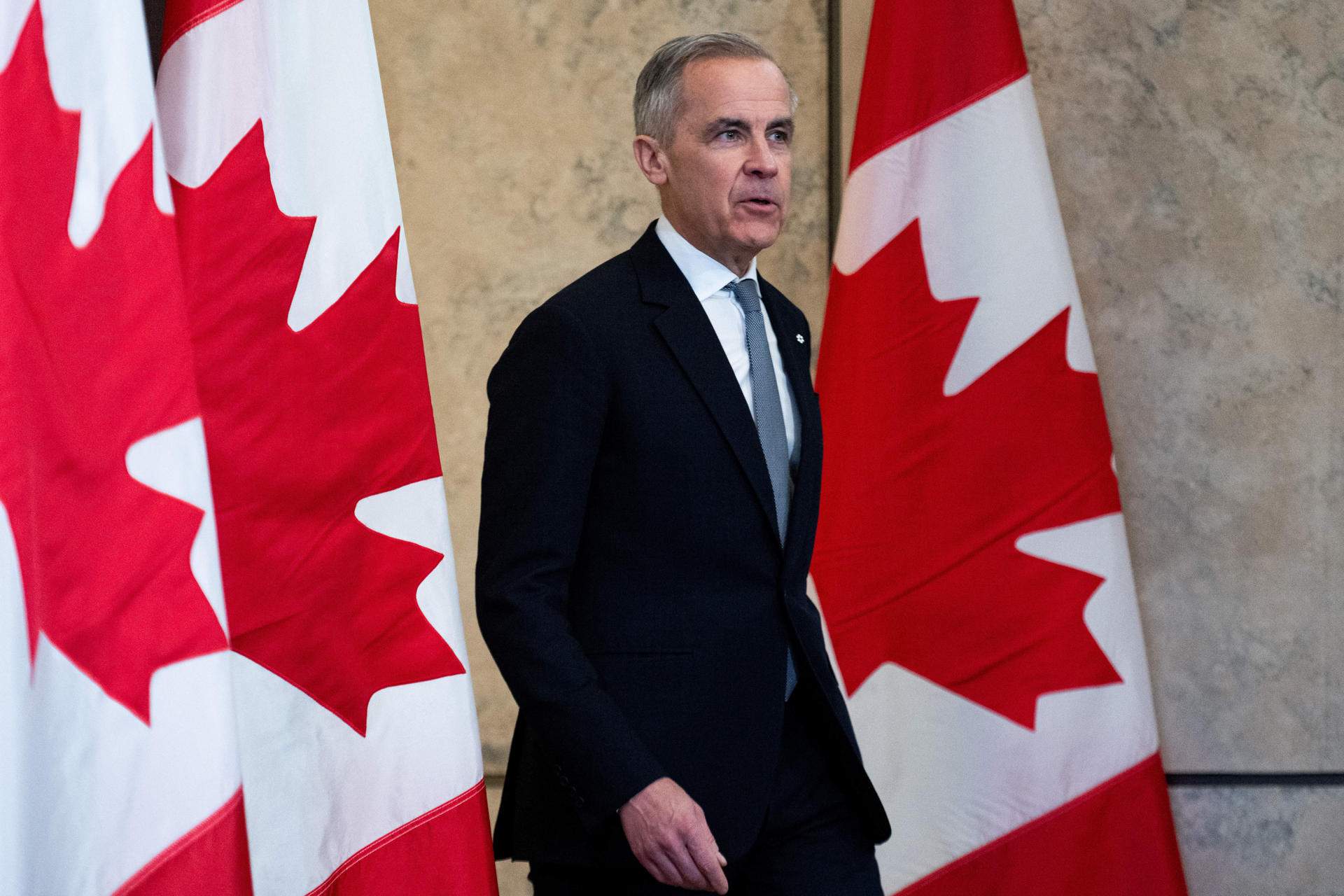 El Canadà contraataca Trump amb aranzels del 25% als cotxes dels EUA