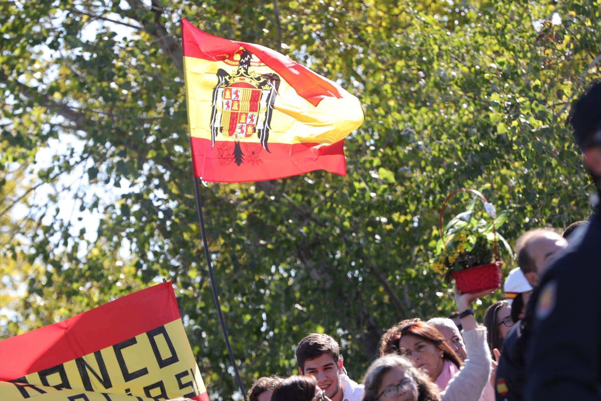 El Gobierno lleva a la Fiscalía al grupo que impulsa un manifiesto franquista por enaltecer la dictadura