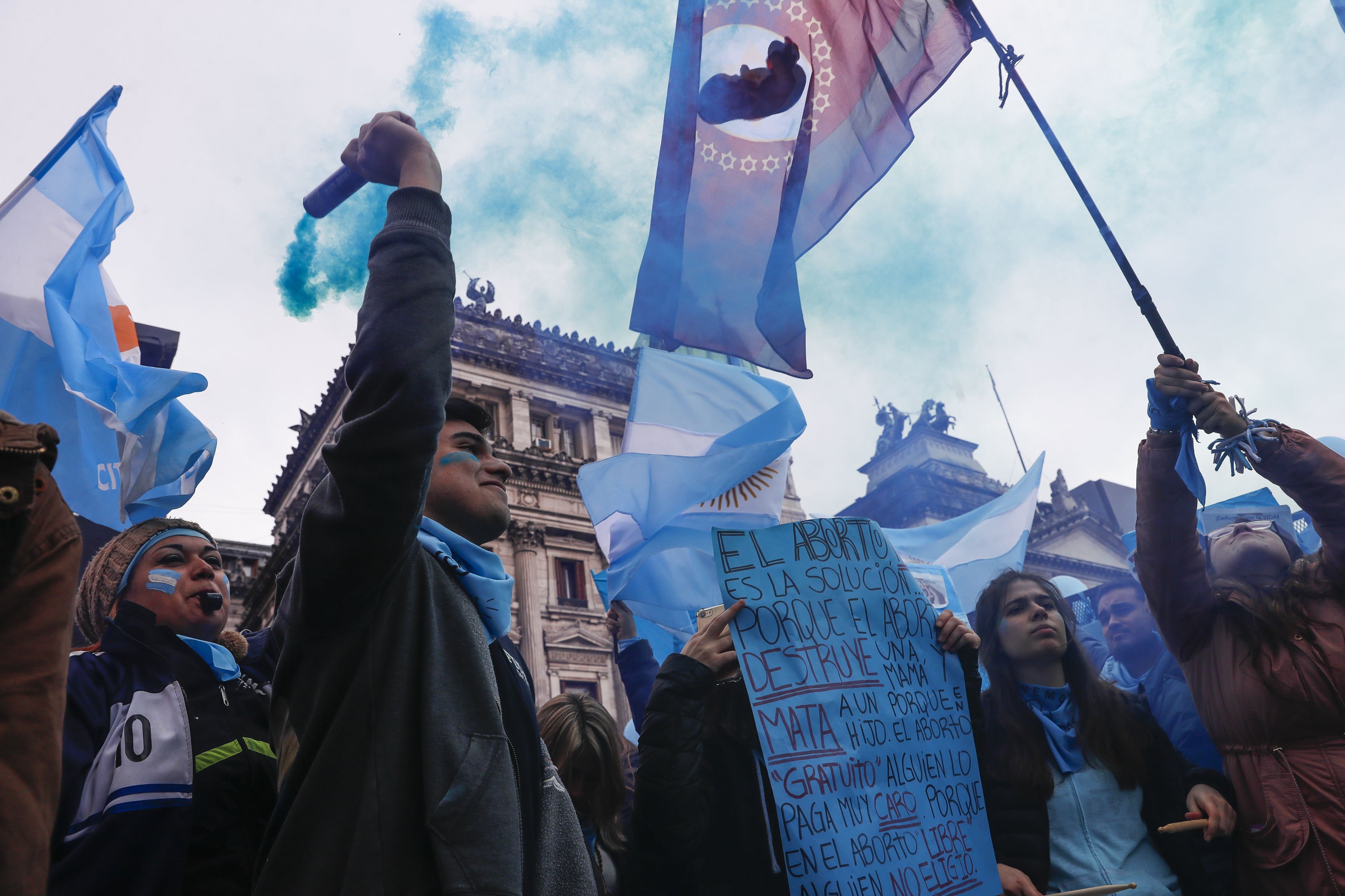 El Senado argentino rechaza legalizar el aborto