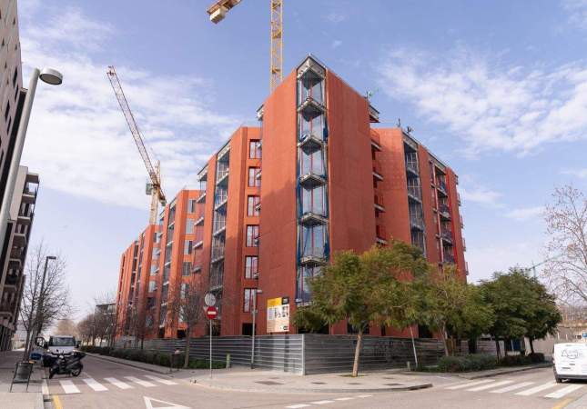 Construccion de un edificio de viviendas en Barcelona. Foto Martí Petit