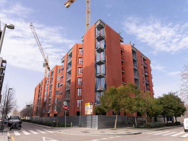 Construccion de un edificio de viviendas en Barcelona. Foto Martí Petit Construccion de un edificio de viviendas en Barcelona. Foto Martí Petit