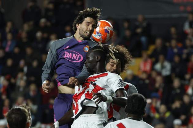 Cabrera, durante el Rayo Vallecano - Español / Foto: EFE Cabrera, durante el Rayo Vallecano - Español / Foto: EFE