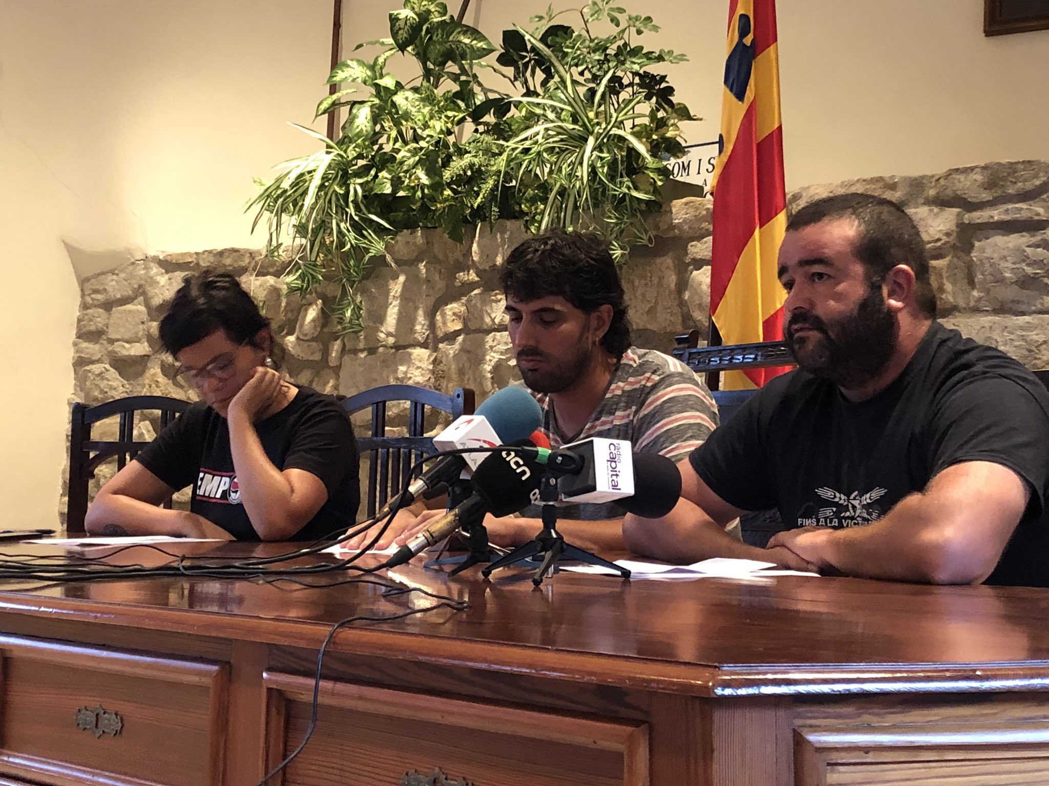 La CUP acusa a Buch de "pasividad" ante los ataques fascistas