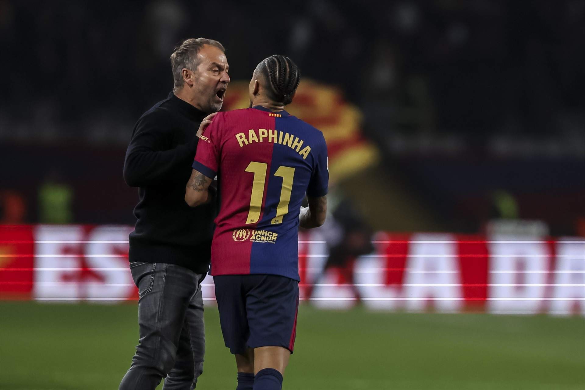 Raphinha ha demanat una reunió amb Flick per decidir si segueix en el Barça