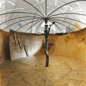 Imatge detall de l'interior de La Cabana. Josep Guinovart. Foto de Martí Gasull Imatge detall de l'interior de La Cabana. Josep Guinovart. Foto de Martí Gasull