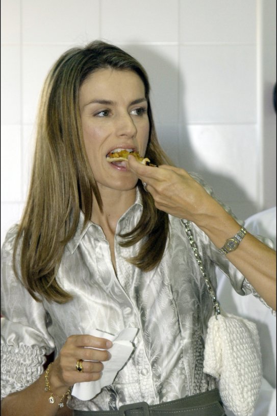 leticia comiendo GTRES