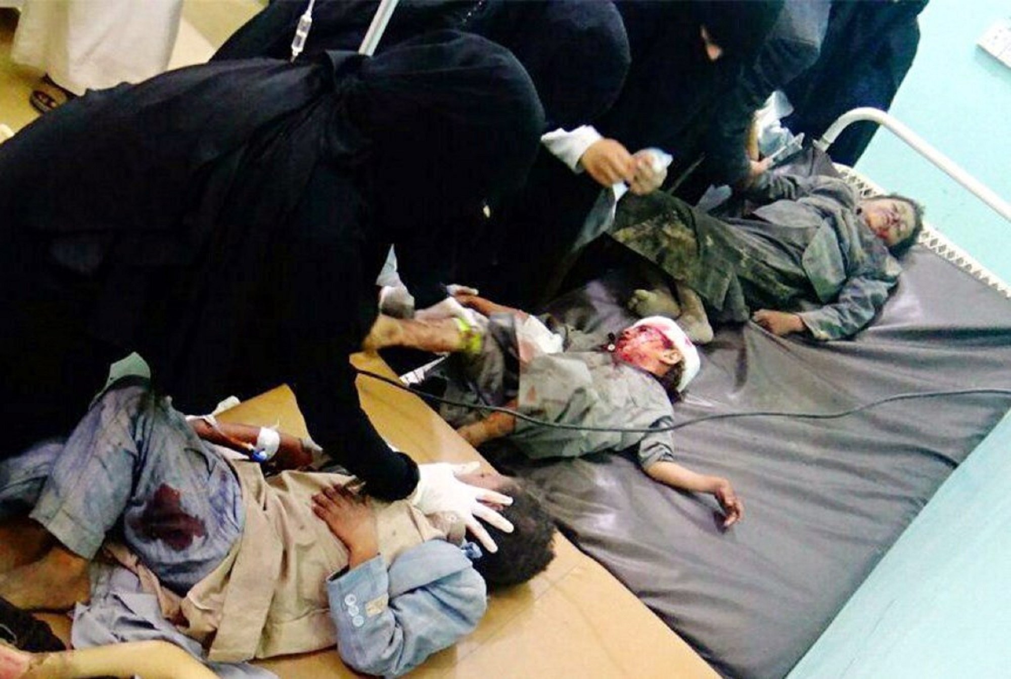 Desenes de menors morts en un bombardeig al Iemen