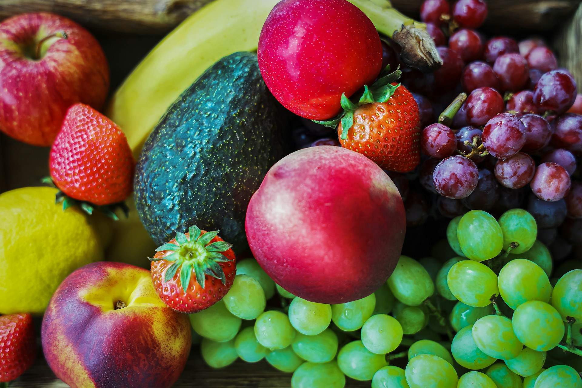 Ni la naranja ni la manzana: esta es la fruta más saludable según un doctor