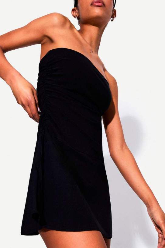 Vestit mini bandeau elàstic frunzits Vestit mini bandeau elàstic frunzits