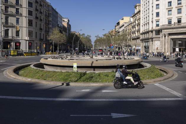 20250408 FONTS ORNAMENTALS Gran via Passeig de Gràcia / Foto: Montse Giralt