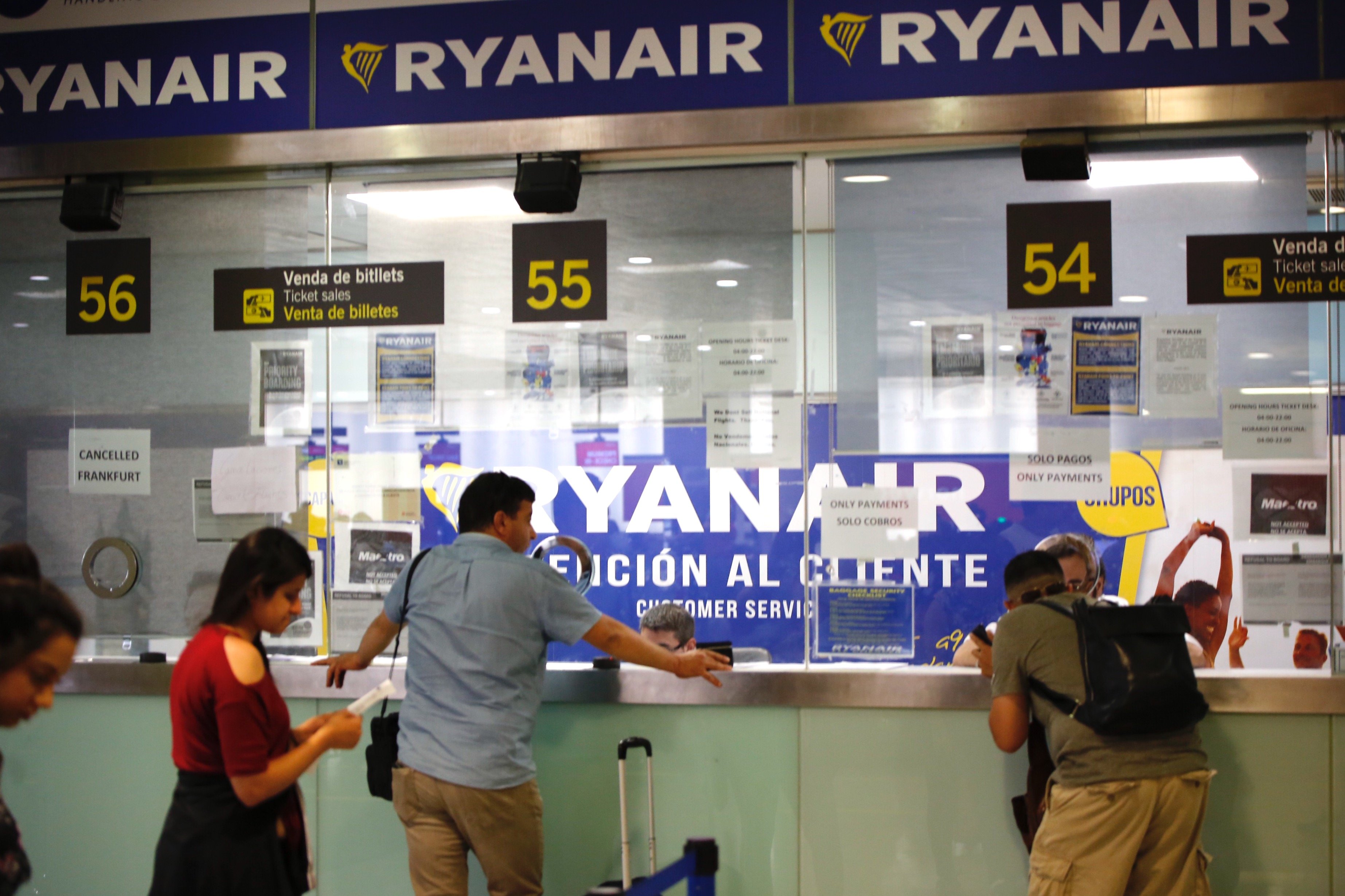 Ryanair va enviar xecs de compensació defectuosos a 190 clients