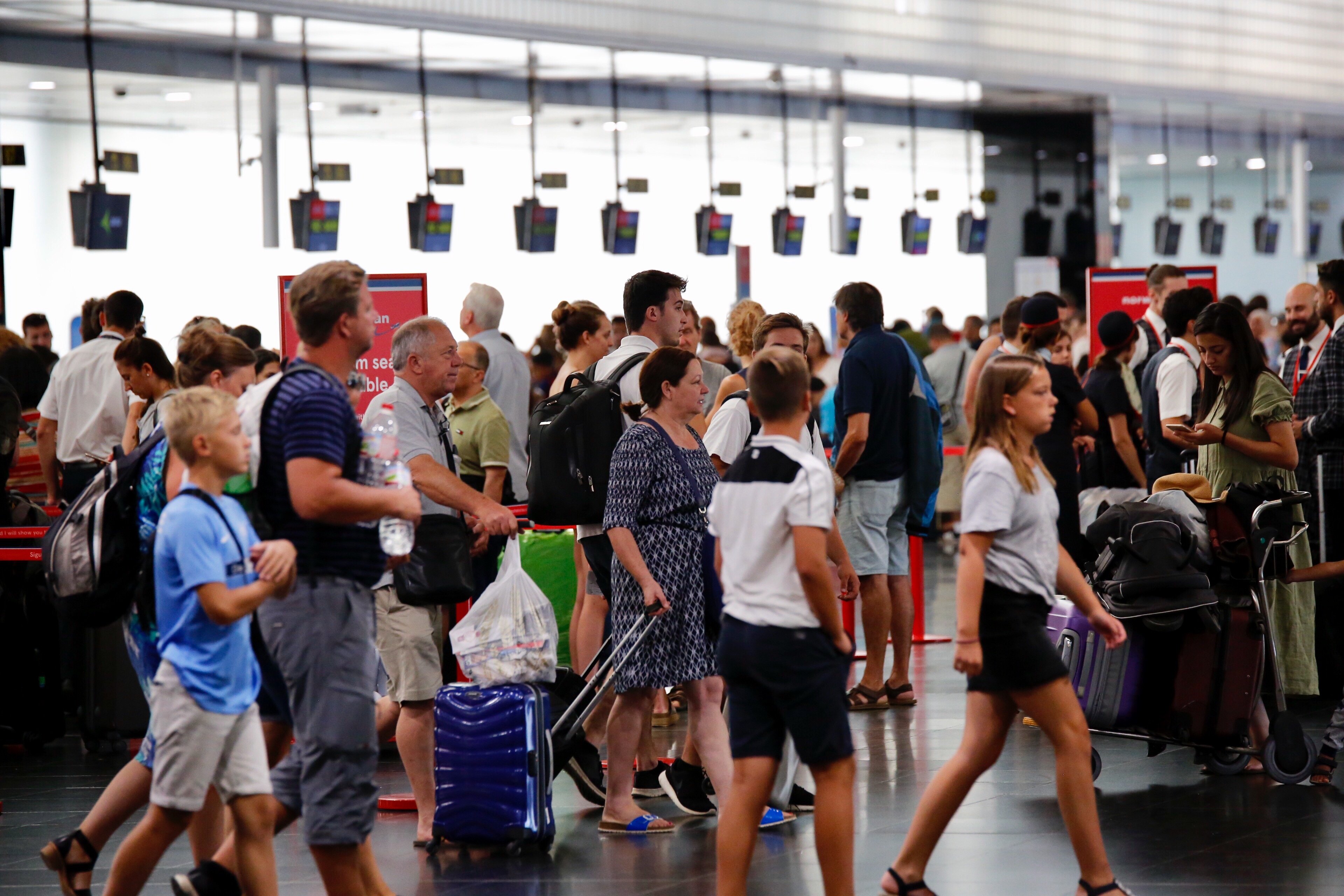 El Prat rep 4,54 milions de passatgers a l'octubre, un 8,8% més