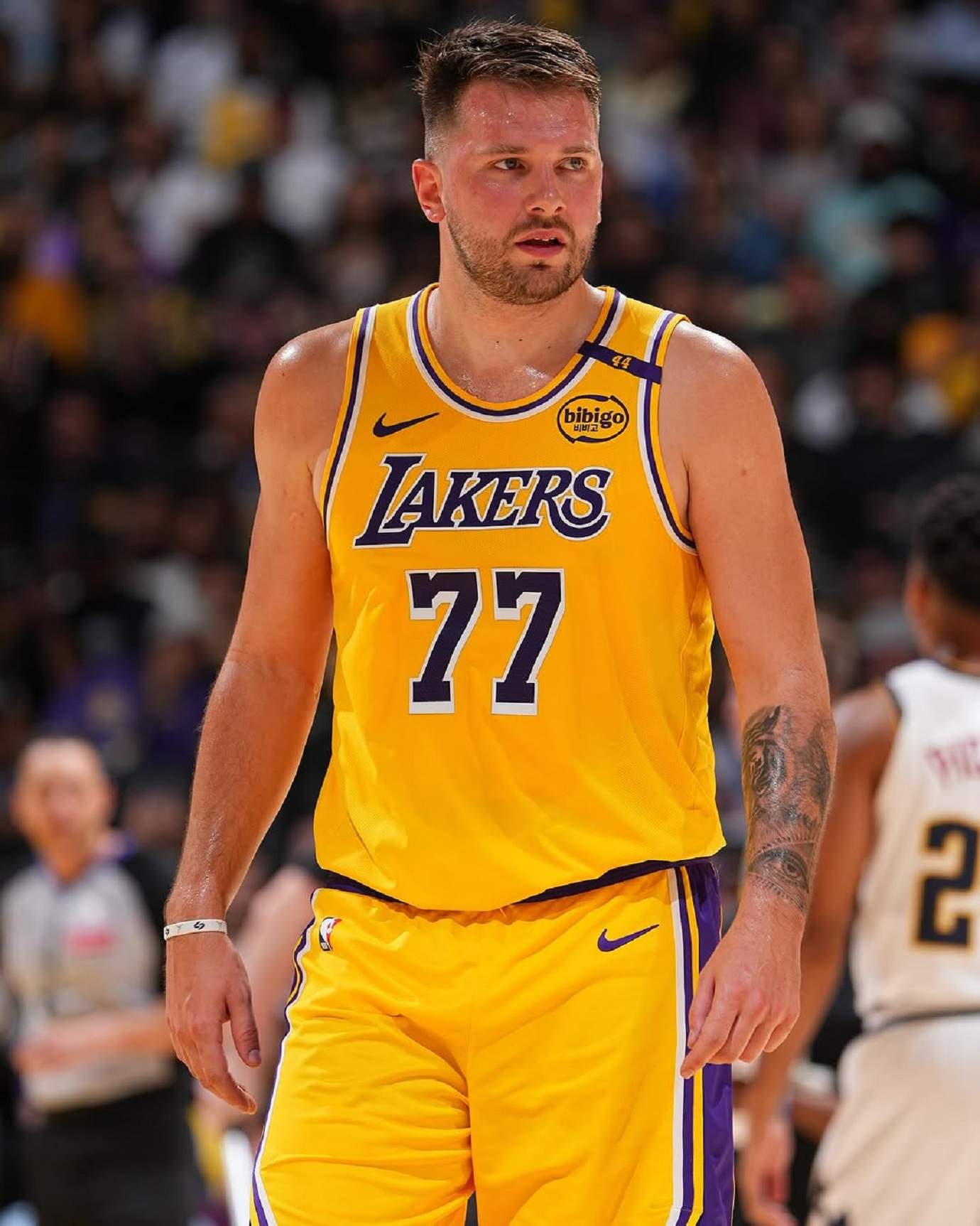 Una polèmica expulsió a Luka Dončić cava la tomba dels Lakers a Oklahoma (136-120)