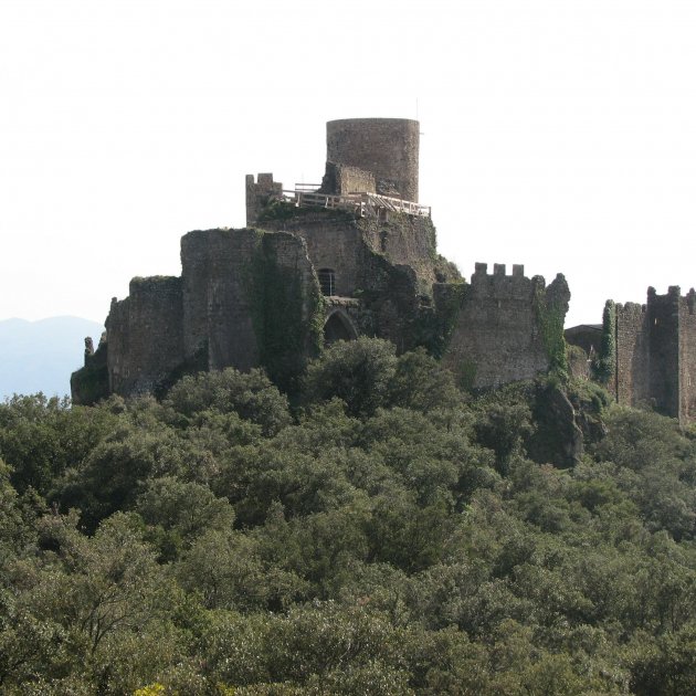 Castell de Montsoriu vist des de la Torre de les Bruixes Joan 301009 wikipedia