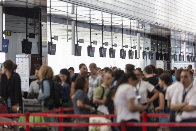 Aeroport del prat T2 Ryanair mostradors embarcament - Sergi Alcazar Aeroport del prat T2 Ryanair mostradors embarcament - Sergi Alcazar