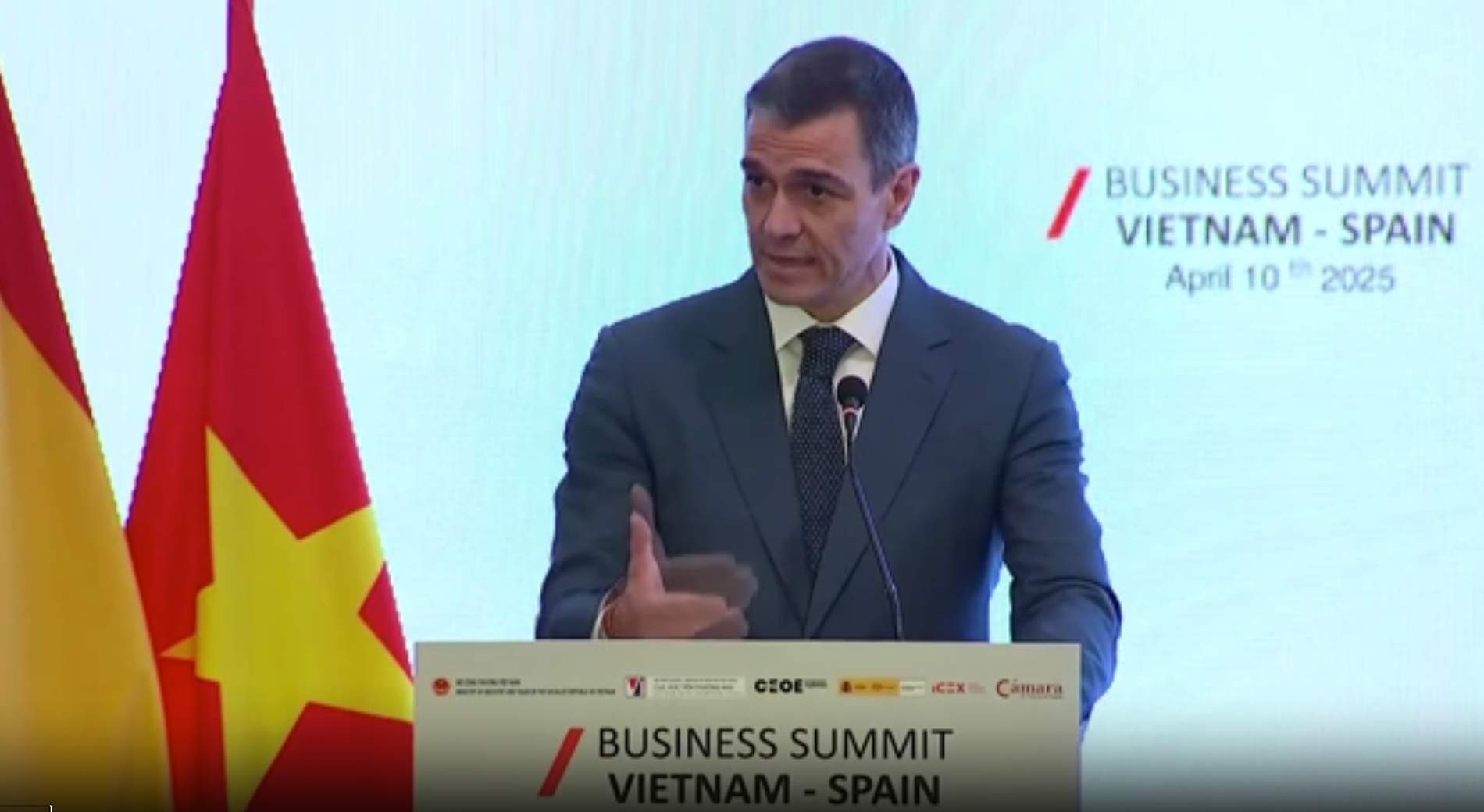 Sánchez evita la confrontació amb Trump: la treva aranzelària és “una porta oberta a la negociació"