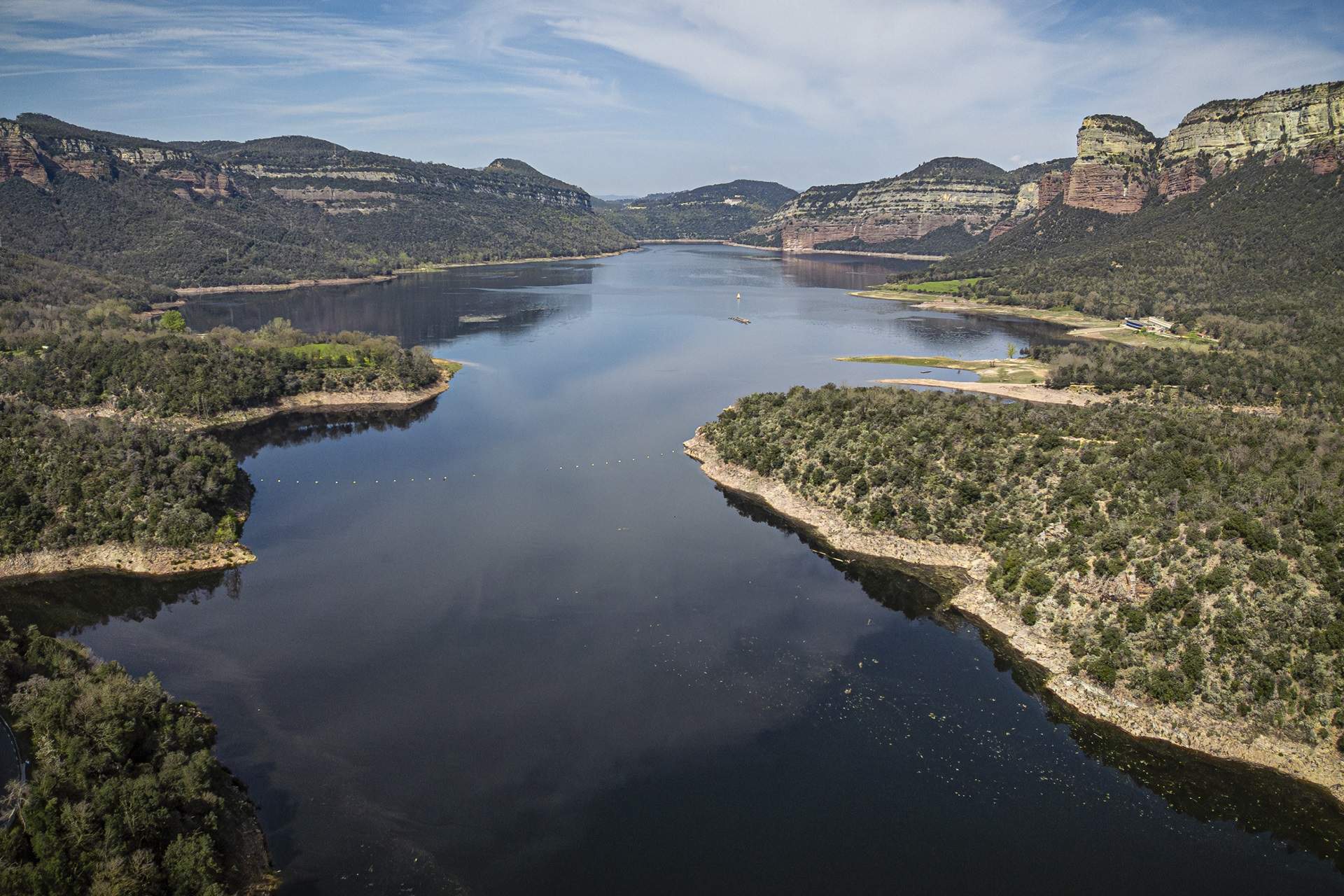 La lluvia transforma el paisaje de Catalunya: comparativa con la sequía a vista de satélite | IMÁGENES