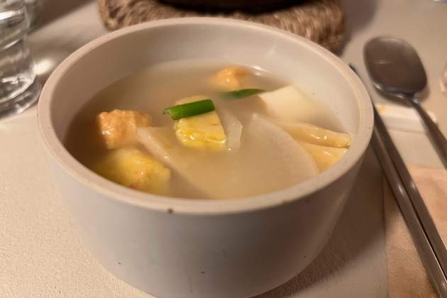Oumuk Tang, sopa de pasta de peix / Foto: Rosa Molinero Trias Oumuk Tang, sopa de pasta de peix / Foto: Rosa Molinero Trias