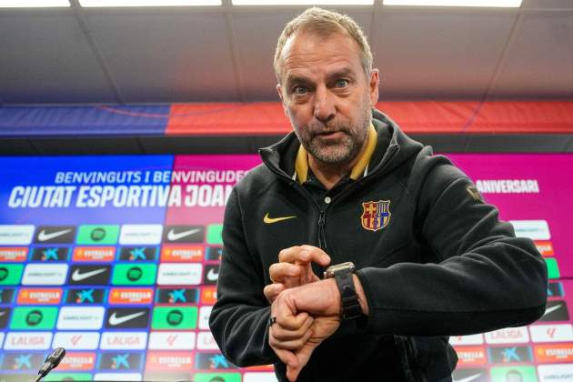 Hansi Flick reloj Barça / Foto: EFE Hansi Flick reloj Barça / Foto: EFE