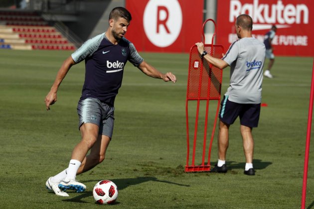 Gerard Pique entrenament Barça   FCB