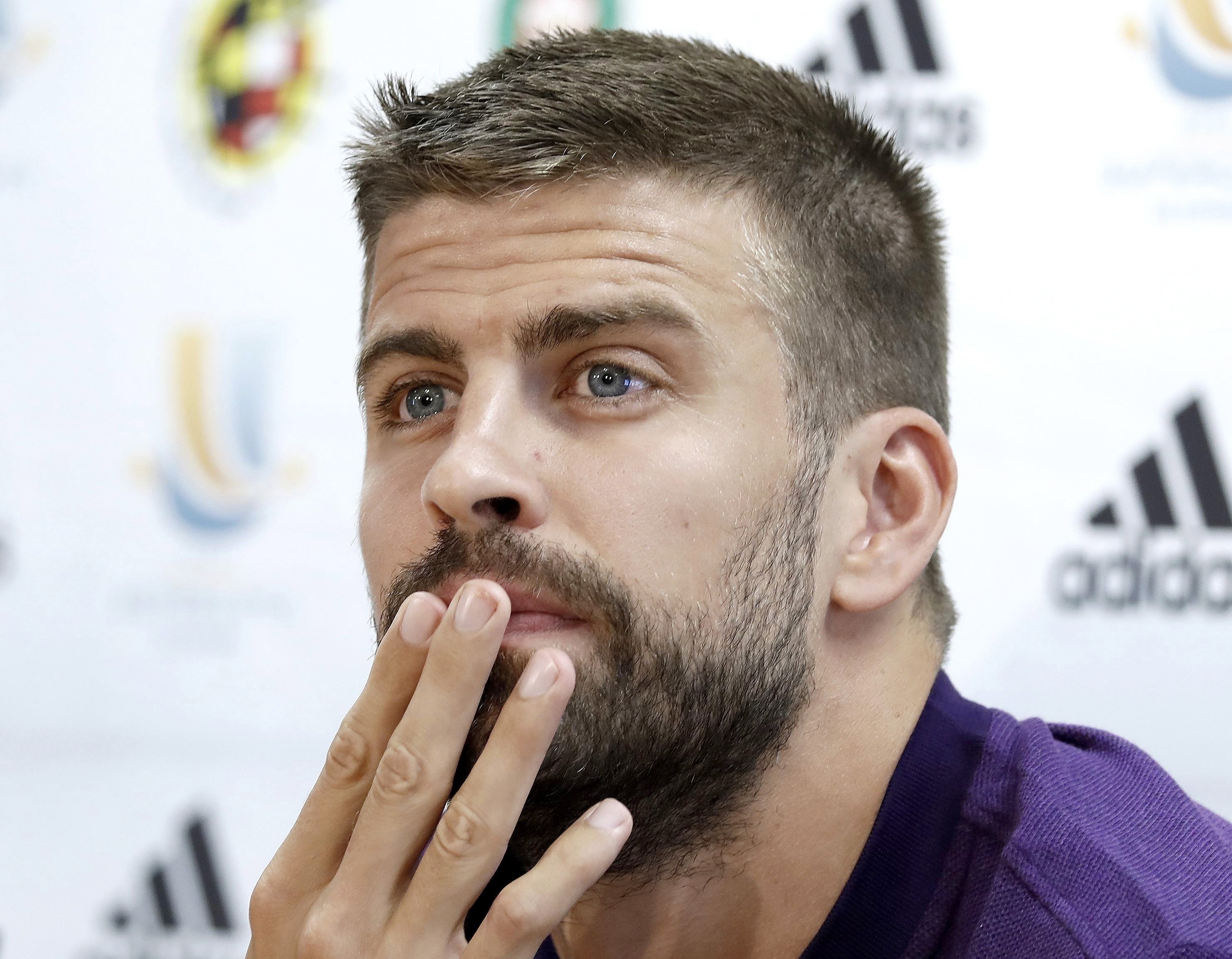 Gerard Piqué retrata les mentides de Dolors Montserrat