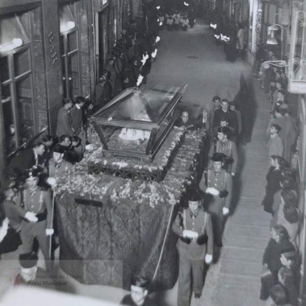 Paso del Sant Sepulcre. Procesión del Viernes Santo. Lleida (1939). Fuente Blog Grupo de Archivistas de Lleida (1)