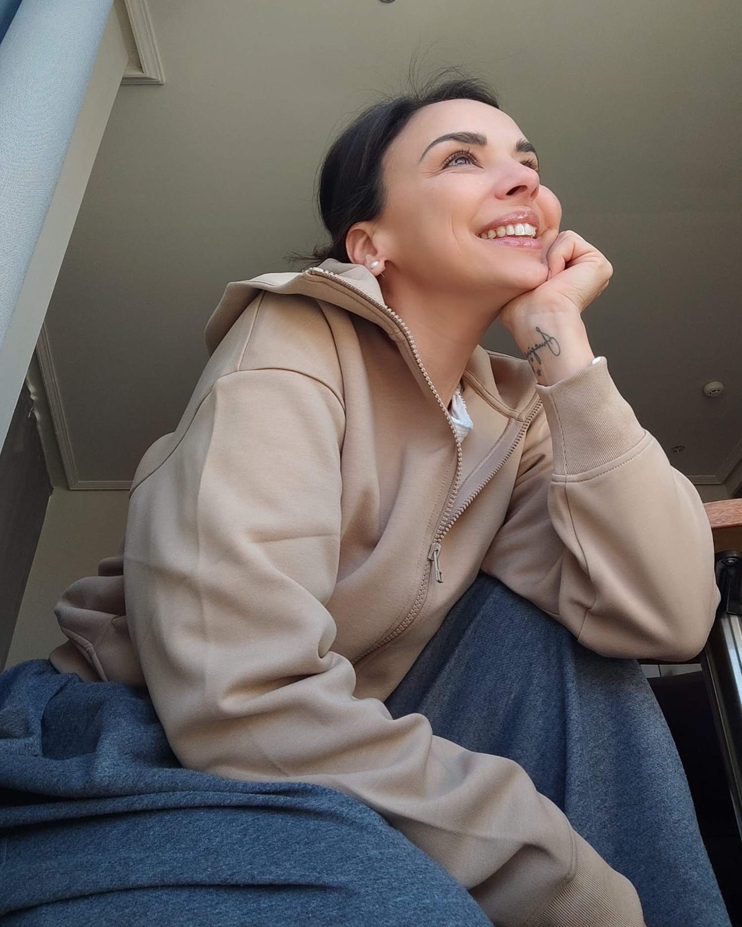 Chenoa, cantant, acusada de mala filla: "El teu pare té la sarna, l'estàs deixant morir"