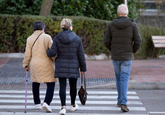 jubilados mayores cruce europa press