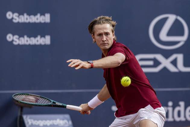 Open Banc Sabadell 2025 tercer dia Tsitsipas Korda / Foto: Carlos Baglietto Open Banc Sabadell 2025 tercer dia Tsitsipas Korda / Foto: Carlos Baglietto