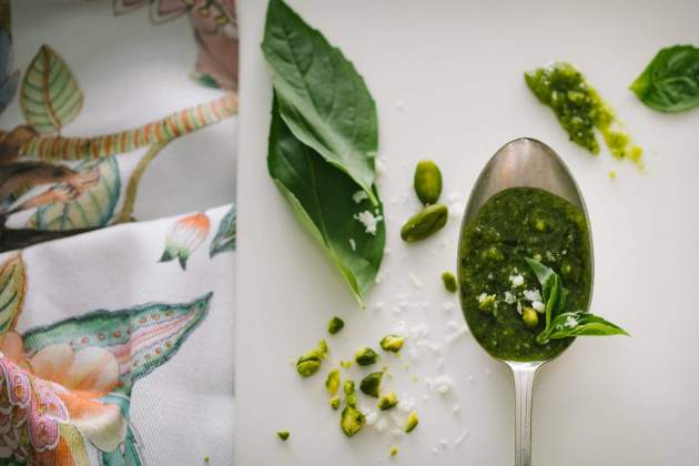 Al calentar la albahaca esta tiende a amargar / Foto: Unsplash Al calentar la albahaca esta tiende a amargar / Foto: Unsplash