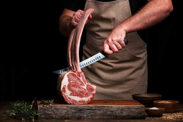 Es un chuletón con el hueso sin recortar / Foto: Unsplash