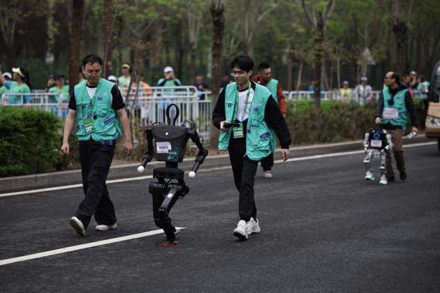 beijing pekin mitja marató robot corre efe 3 beijing pekin mitja marató robot corre efe 3
