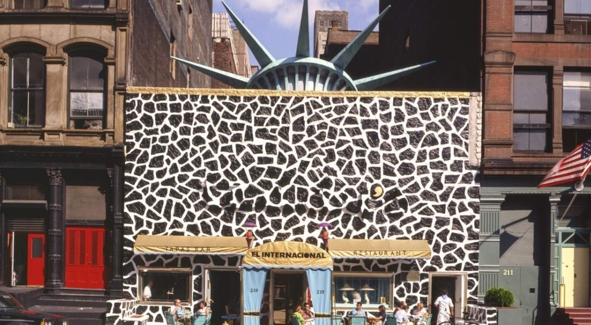 Fachada del cónico restaurante El Internacional, en el barrio de Tribeca de Nueva York (montseguillen.com)