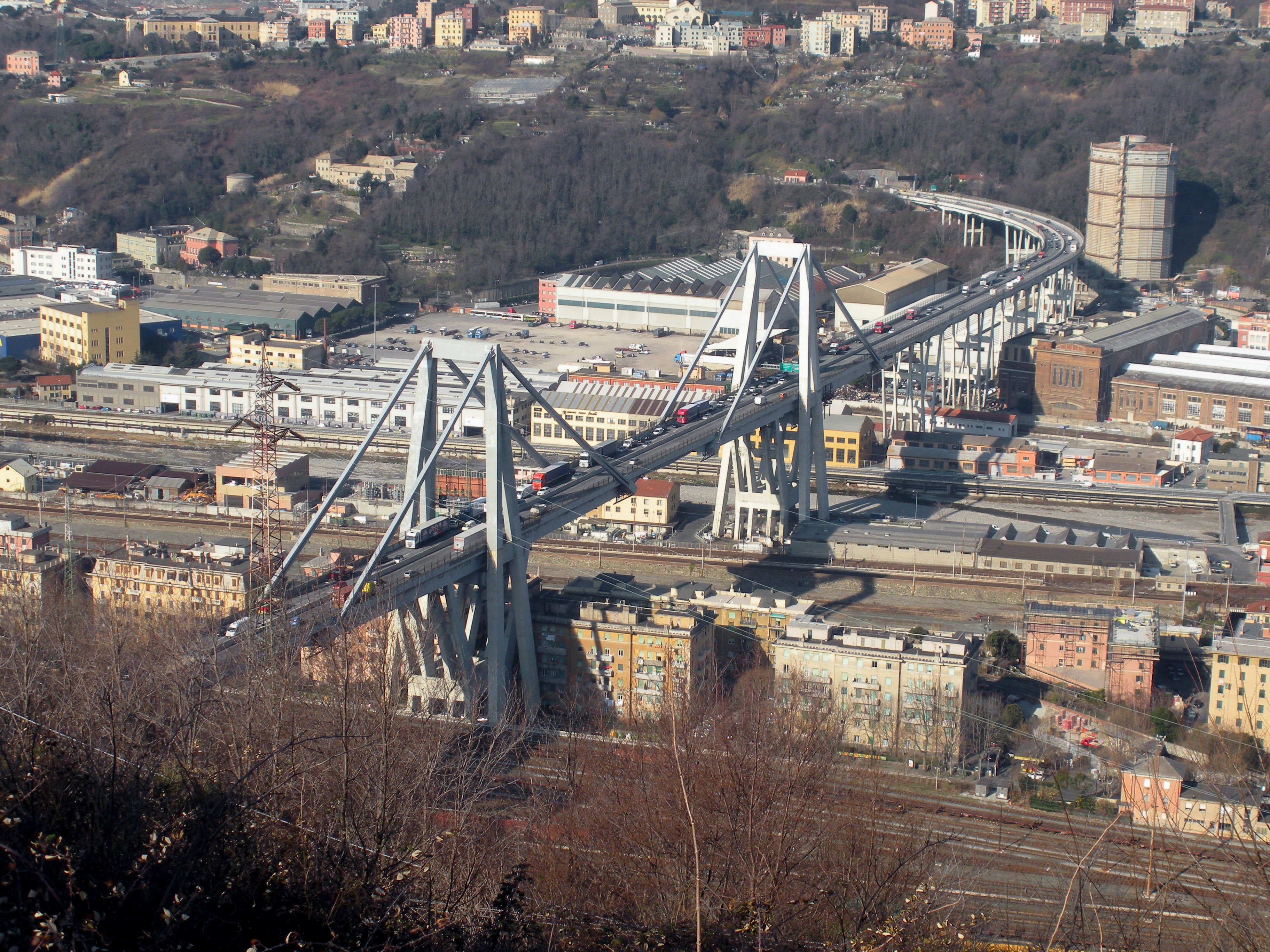 La importancia de la A-10, la autopista del puente hundido en Génova