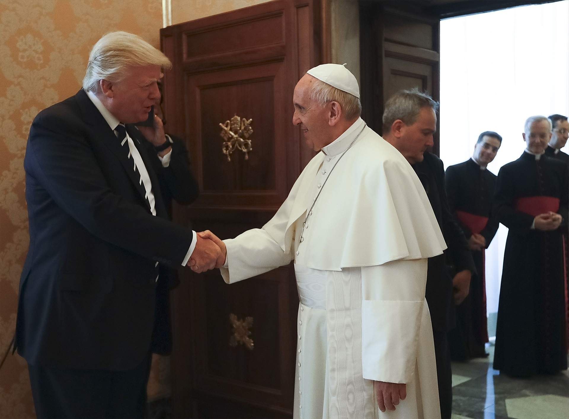 "Un hombre del pueblo": los líderes mundiales despiden al papa Francisco
