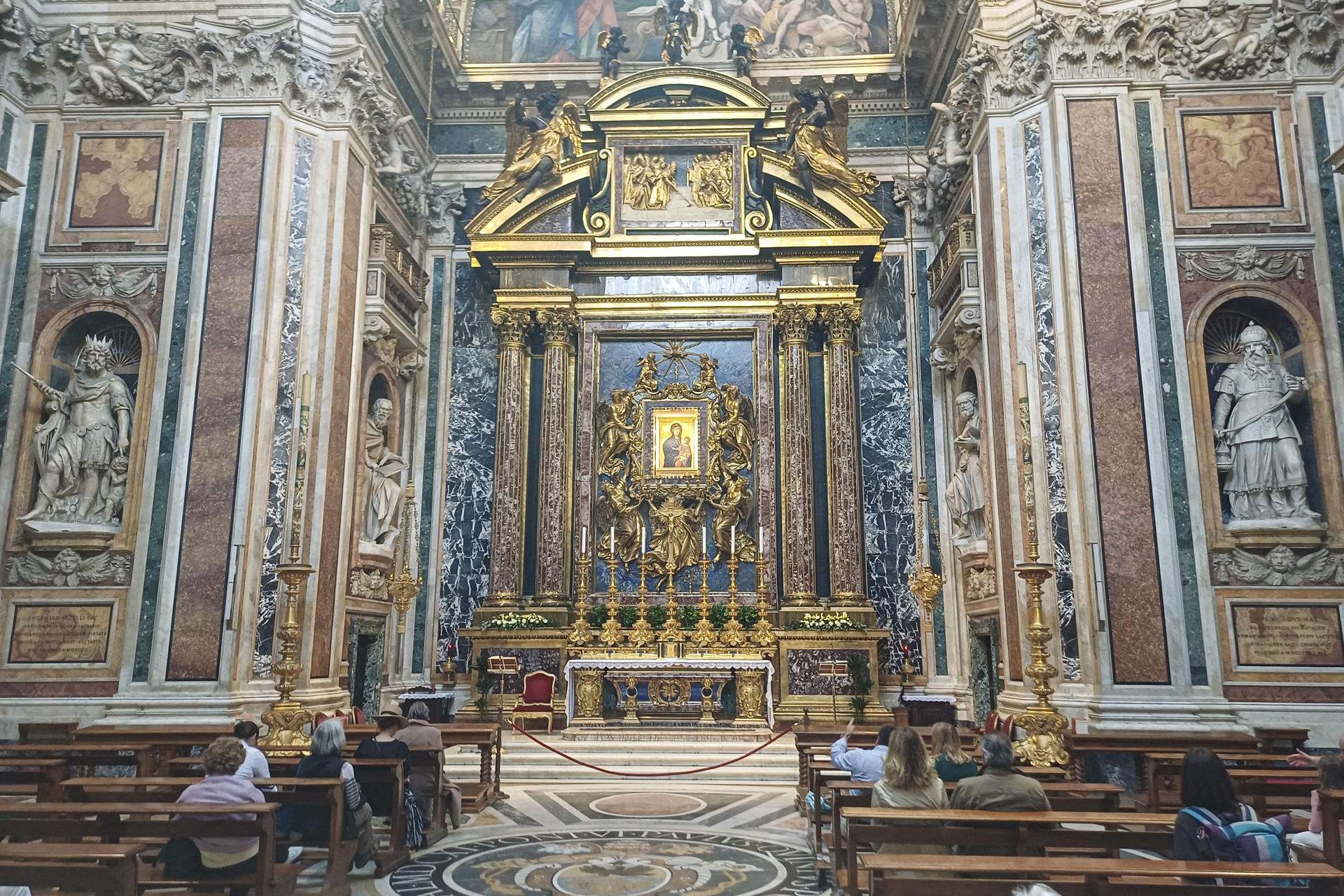 papa Francesc a la Basilica Santa Maria la Major / EFE papa Francesc a la Basilica Santa Maria la Major / EFE