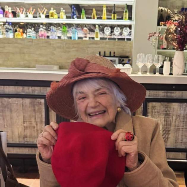 Pilarín Bayés sonriente / Instagram