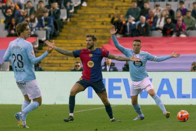 Iñigo Martínez reclamando Celta / Foto: EFE Iñigo Martínez reclamando Celta / Foto: EFE