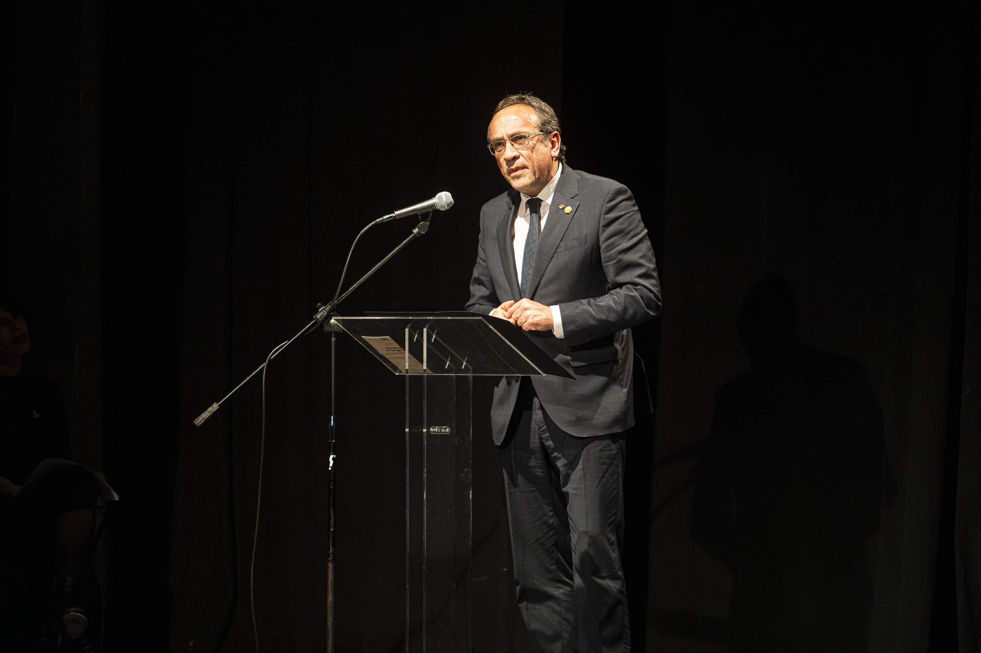 El Parlament recorre la sentència que tomba el B2 de català per ser xofer i Rull carrega contra el TSJC