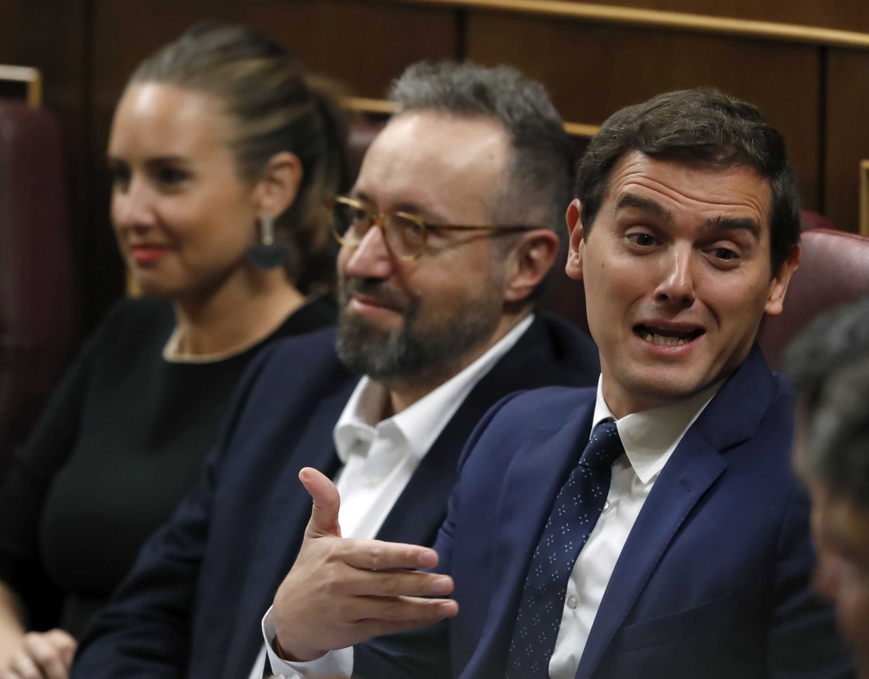 Vídeo: El momento en que Rivera llama "capullo" y "gilipollas" a Iglesias